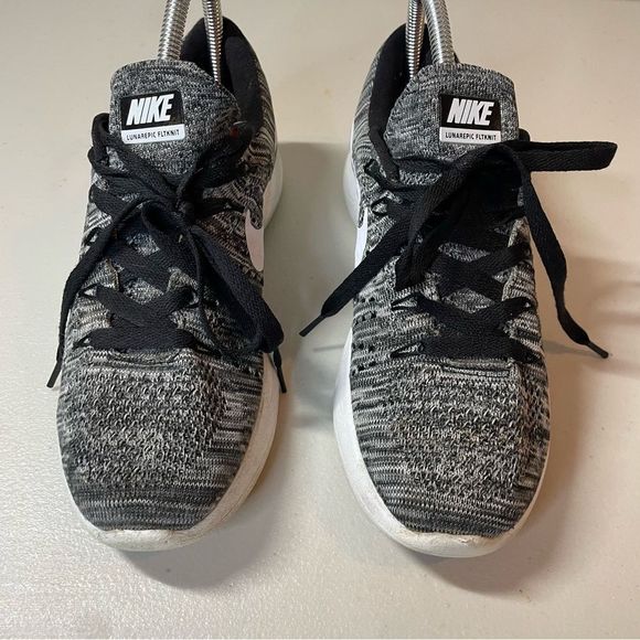 Nike LunarEpic Flyknit Low Oreo Running Shoes Low Top Lace Up Unisex Size 8 - Picture 2 of 9